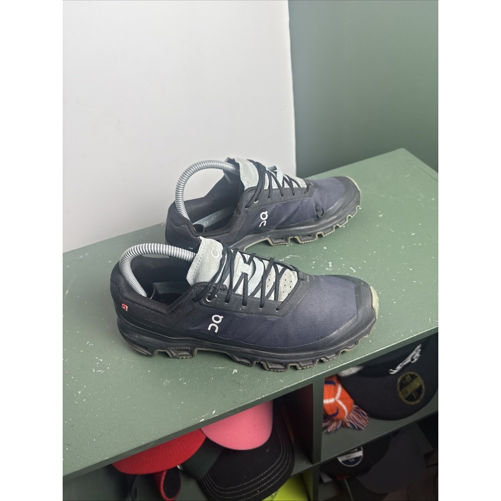 On Cloud Cloudventure‎ Women's Size 8 - Black